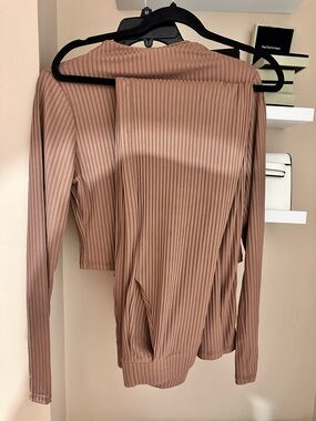 Ribbed Long-Sleeve Crop Top & pants set- Brown